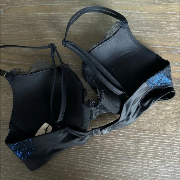 Victoria’s Secret Rhinestone Very Sexy Push-up Bra & matching garter - Picture 5 of 7